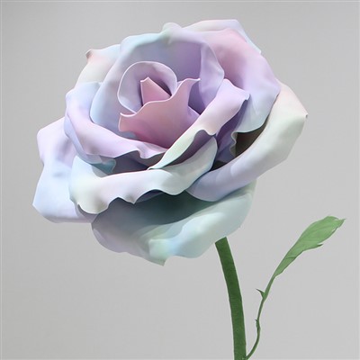 Ulkoilma jättiläinen Eva Rose -koristeiden rekvisiitta